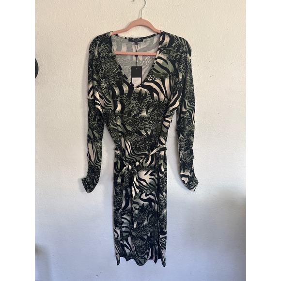 Ilse Jacobsen Dresses & Skirts - Ilse Jacobsen Green Mixed Animal Print V-Neck Long Sleeve Midi Dress S/M